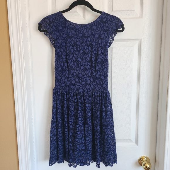Aritzia Talula Belgravia Dress size 2 - Picture 2 of 4